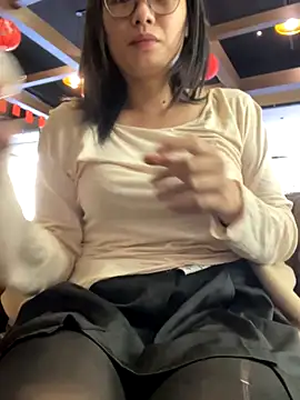 Bella0815 online show from November 25, 2025, 7:19 am