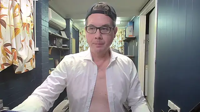 tilobinder online show from January 9, 2026, 3:15 pm