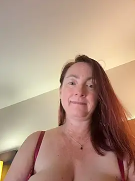 LouiseTswing online show from July 16, 2026, 7:31 pm