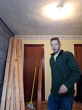 Snapshot of MasterForgedRayy chatting on February 14, 2025, 12:41 am MasterForgedRayy online show from February 14, 2025, 12:41 am