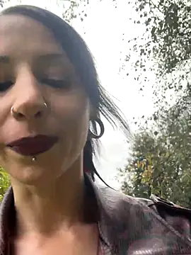 Snapshot of MissMidnightUK chatting on September 24, 2025, 3:59 pm MissMidnightUK online show from September 24, 2025, 3:59 pm