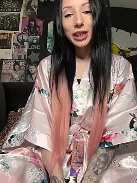 MissMidnightUK online show from February 21, 2026, 12:33 am