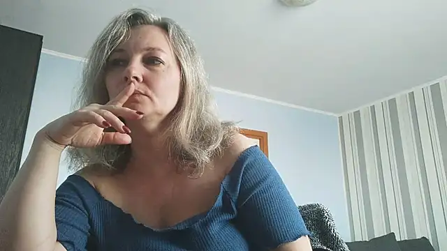 EdithManning online show from February 9, 2026, 6:39 am