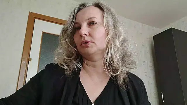 EdithManning online show from May 11, 2026, 2:45 pm
