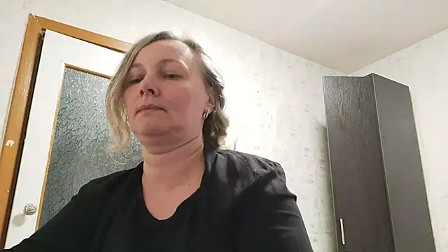 EdithManning online show from May 13, 2026, 6:05 pm