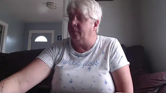 canadiancougar1965 online show from October 17, 2025, 2:19 pm