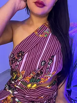 Snapshot of shara_queen1 chatting on December 1, 2025, 12:10 pm shara queen1 online show from December 1, 2025, 12:10 pm