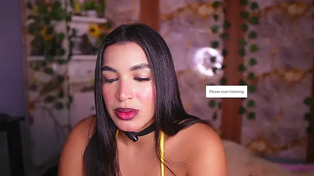 zoey-fox online show from April 22, 2026, 12:35 am