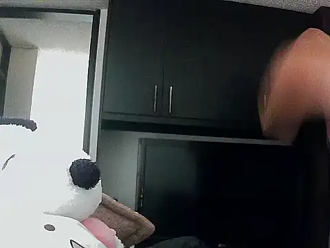 Snapshot of aixs93 chatting on November 3, 2025, 3:46 pm aixs93 online show from November 3, 2025, 3:46 pm