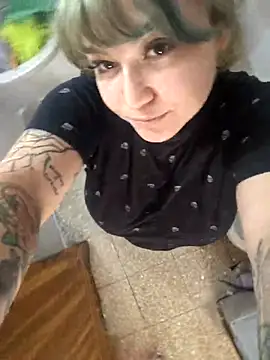 iDogrose21 online show from November 24, 2025, 9:25 pm