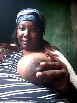 chubbydoll122 online show from September 29, 2025, 11:59 am