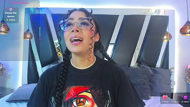 antonelllepiercee online show from November 22, 2025, 11:31 am