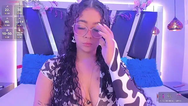 Snapshot of antonelllepiercee chatting on April 24, 2026, 11:23 am antonelllepiercee online show from April 24, 2026, 11:23 am