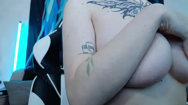 Aurora Natsuki online show from December 18, 2025, 11:27 am