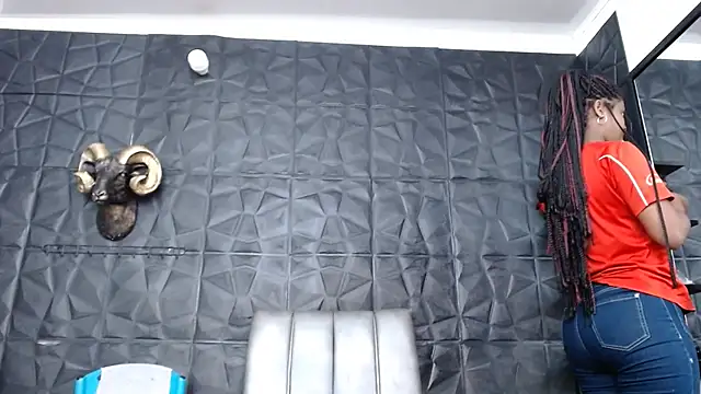 Hanna Fox 69 online show from December 2, 2025, 4:46 pm