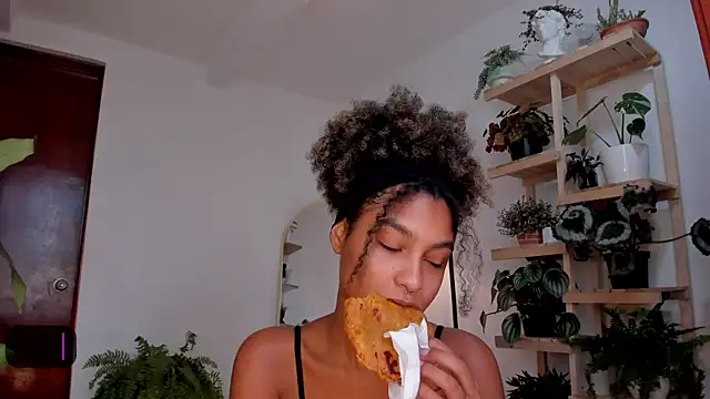 Snapshot of Johaphyton chatting on December 4, 2024, 1:20 pm Johaphyton online show from December 4, 2024, 1:20 pm