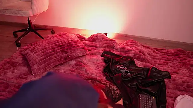 Snapshot of Megga_Bluee chatting on October 25, 2025, 1:57 am Megga Bluee online show from October 25, 2025, 1:57 am