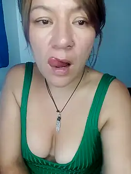 Skylar-Vox- online show from February 4, 2025, 9:52 pm