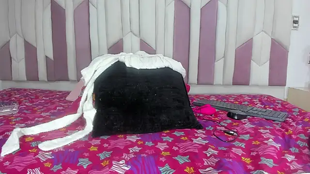 mia stanfort online show from March 18, 2025, 10:15 pm