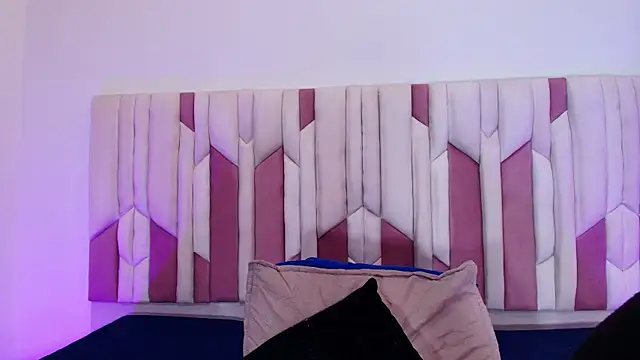 mia stanfort online show from October 29, 2025, 7:15 pm