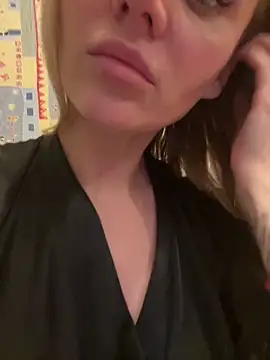 -Cherry-lady- online show from December 9, 2024, 2:06 pm