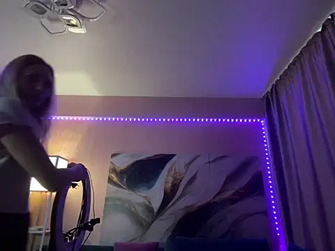 -Cherry-lady- online show from February 7, 2025, 10:08 am