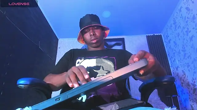 JD THEBABY online show from March 12, 2025, 12:36 pm