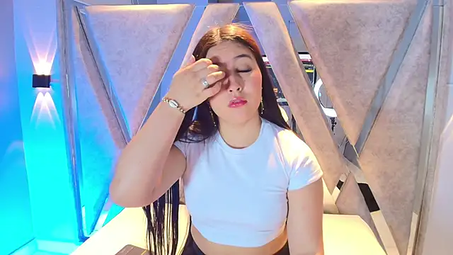 Annie9  online show from November 28, 2025, 3:42 am