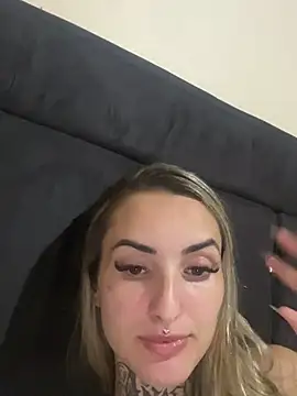 Snapshot of hotskinny1 chatting on March 8, 2025, 8:57 pm hotskinny1 online show from March 8, 2025, 8:57 pm