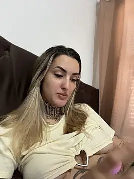 hotskinny1 online show from May 12, 2026, 12:57 pm