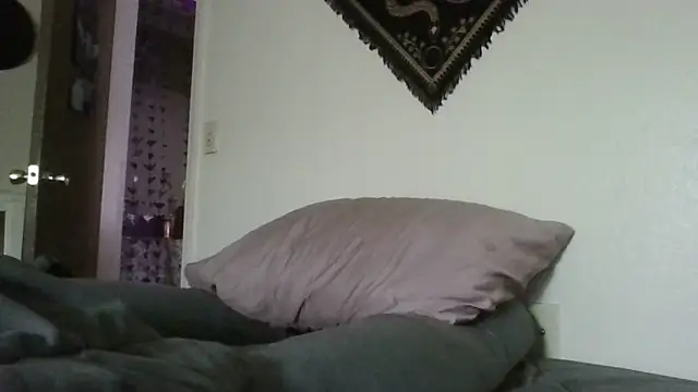 Snapshot of Prettypixie113 chatting on October 22, 2025, 6:18 pm Prettypixie113 online show from October 22, 2025, 6:18 pm