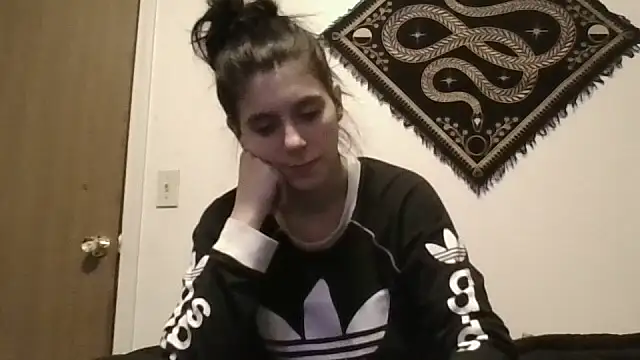 Snapshot of Prettypixie113 chatting on October 28, 2025, 2:42 pm Prettypixie113 online show from October 28, 2025, 2:42 pm