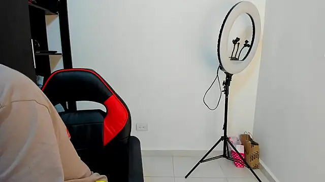 Snapshot of Camilo_Marin chatting on December 4, 2024, 3:48 am Camilo Marin online show from December 4, 2024, 3:48 am