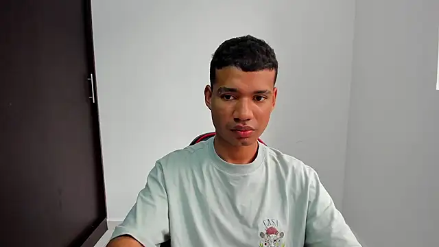 Snapshot of Camilo_Marin chatting on January 16, 2025, 11:59 pm Camilo Marin online show from January 16, 2025, 11:59 pm