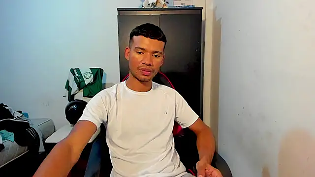 Snapshot of Camilo_Marin chatting on June 22, 2026, 5:48 am Camilo Marin online show from June 22, 2026, 5:48 am