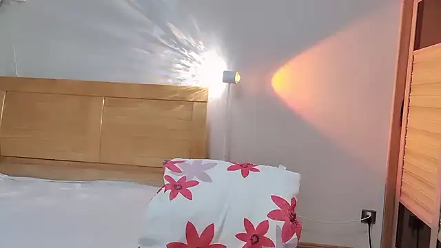 Linda-LL online show from February 15, 2025, 5:30 am