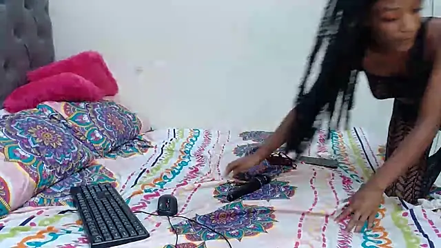 Snapshot of SHANTYBABE chatting on December 6, 2024, 1:18 am SHANTYBABE online show from December 6, 2024, 1:18 am