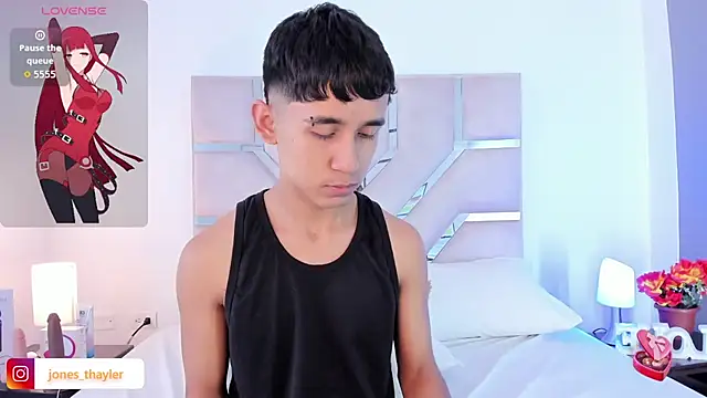 Thayler jones online show from December 1, 2025, 12:10 pm