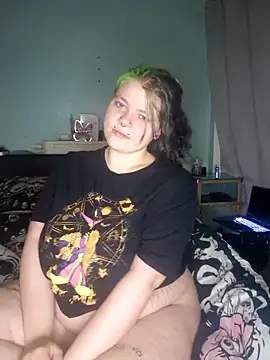 kira 132 online show from October 4, 2025, 10:52 pm