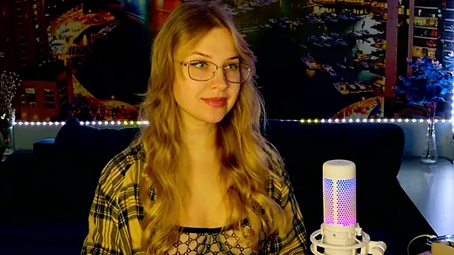 Snapshot of pusyavykusya chatting on January 3, 2025, 11:25 am pusyavykusya online show from January 3, 2025, 11:25 am