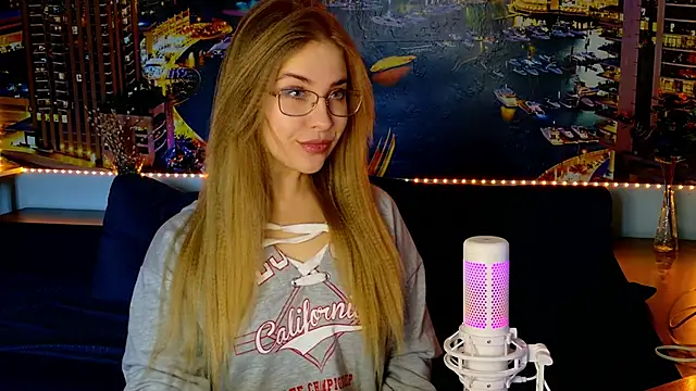 Snapshot of pusyavykusya chatting on February 11, 2025, 10:04 am pusyavykusya online show from February 11, 2025, 10:04 am