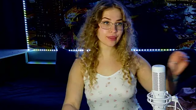 Snapshot of pusyavykusya chatting on February 21, 2025, 12:17 pm pusyavykusya online show from February 21, 2025, 12:17 pm