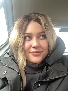 KikiWatson online show from December 17, 2024, 7:07 am