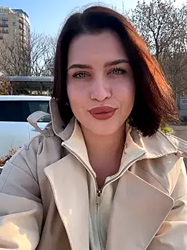 KikiWatson online show from November 9, 2025, 7:06 am