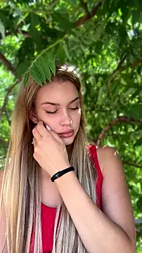 Snapshot of KikiWatson chatting on July 3, 2026, 7:04 am KikiWatson online show from July 3, 2026, 7:04 am
