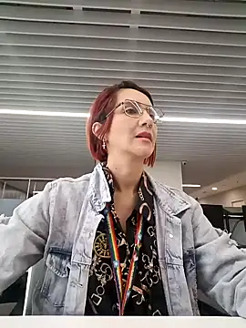 your red rose  online show from January 16, 2025, 12:31 pm