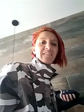 your red rose  online show from February 9, 2025, 5:33 pm