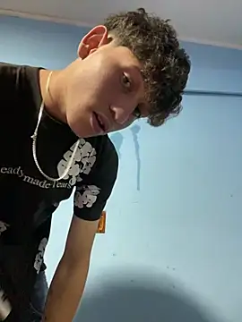 LatinBoysxxx online show from May 18, 2026, 8:47 pm