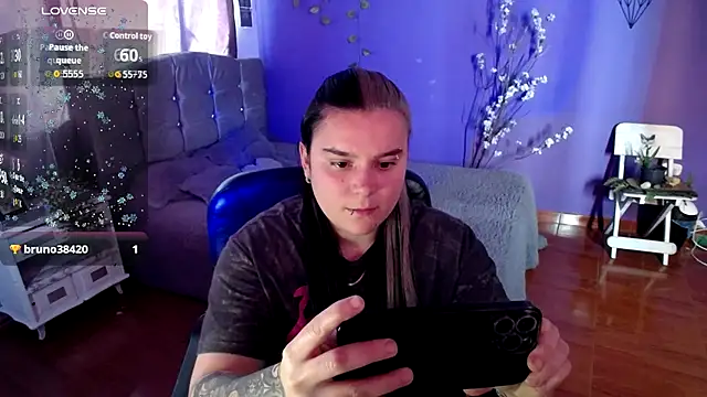 Nika 1  online show from December 16, 2025, 8:47 pm