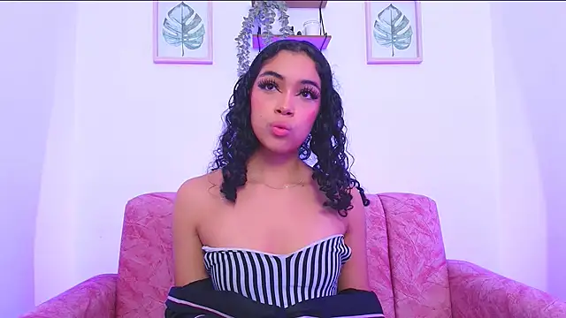 Snapshot of Sara_Jhonson chatting on December 21, 2024, 3:03 am Sara Jhonson online show from December 21, 2024, 3:03 am